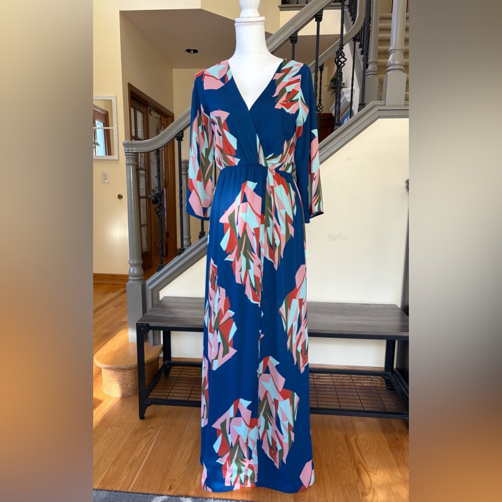 Everly Blue and Pink Patterned 3/4 Sleeve Long Dress Size Small